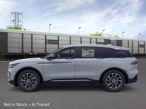 New 2026 Lincoln Nautilus Premier AWD/4WD image 3