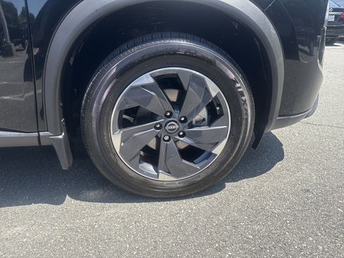 Certified 2026 Nissan Rogue SV w/ SV Premium Package FWD image 21