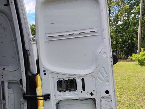 Used 2013 Mercedes-Benz Sprinter 2500 image 16