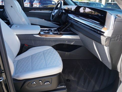 Used 2025 Cadillac Escalade Premium Luxury Platinum w/ LPO, Floor Liner Package image 14