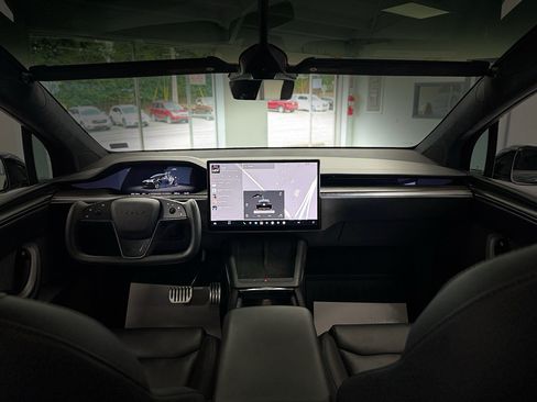 Used 2022 Tesla Model X Plaid AWD/4WD image 16