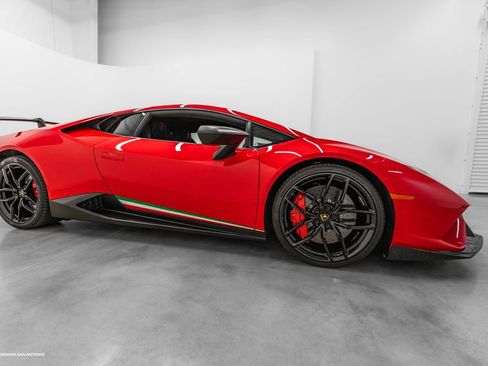 Used 2018 Lamborghini Huracan Performante AWD/4WD image 5