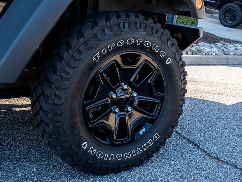 Used 2017 Jeep Wrangler Sport image 8