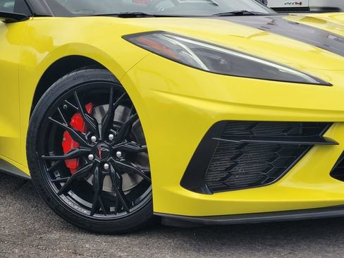 Used 2023 Chevrolet Corvette Stingray Preferred Conv w/ Z51 Performance Package RWD image 4