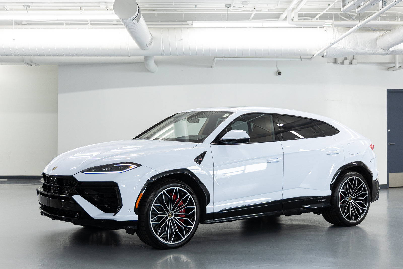 Used 2026 Lamborghini Urus S AWD/4WD image 2