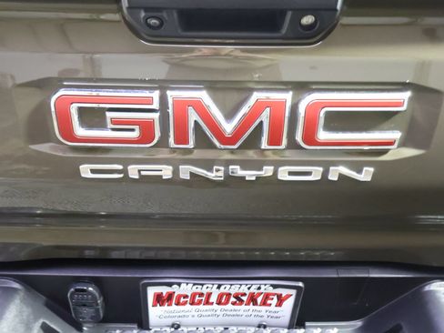 Used 2023 GMC Canyon AT4 w/ AT4 Premium Package AWD/4WD image 11