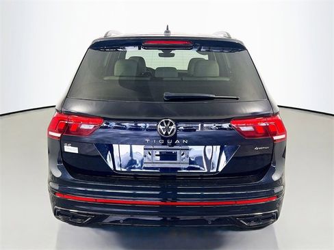 Used 2023 Volkswagen Tiguan SE R-Line image 6
