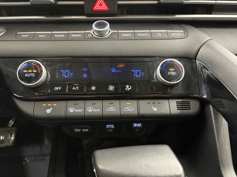Used 2023 Hyundai Elantra SEL w/ Convenience Package image 16