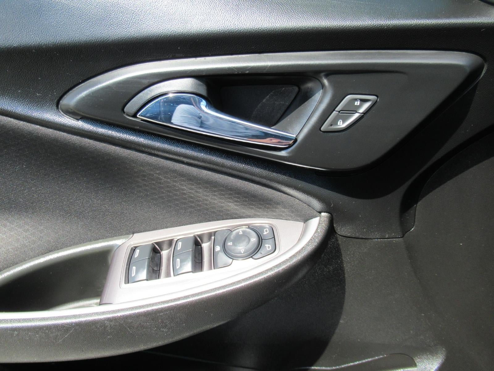 Used 2021 Chevrolet Malibu LS FWD image 22
