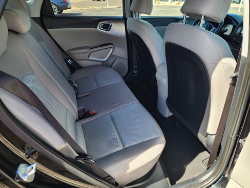 Used 2023 Kia Soul LX image 13