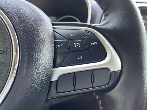 Used 2018 Jeep Compass Limited w/ Navigation Group FWD image 22