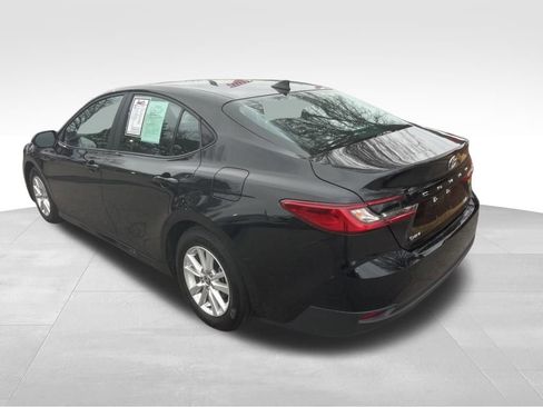Used 2025 Toyota Camry LE image 18