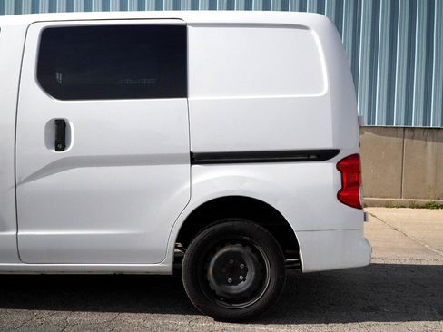 Used 2020 Nissan NV200 SV w/ Sliding Glass Door Package image 14