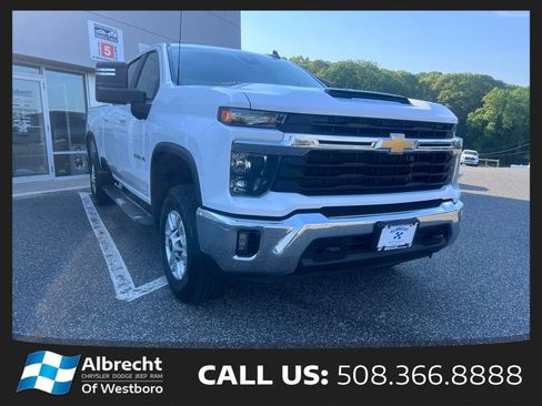 Used 2025 Chevrolet Silverado 2500 LT w/ Convenience Package AWD/4WD image 7