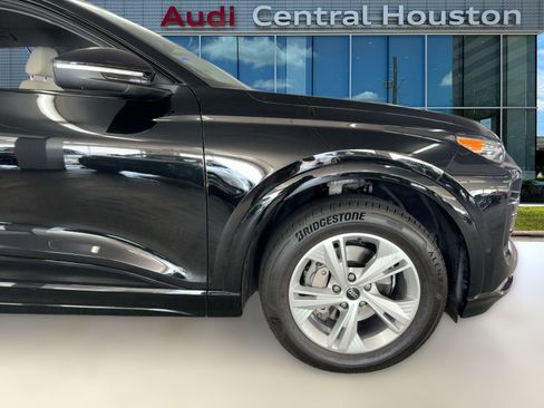 Used 2025 Audi Q6 e-tron Premium w/ Convenience Package image 11