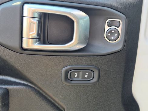 Used 2026 Jeep Gladiator Sport AWD/4WD image 14