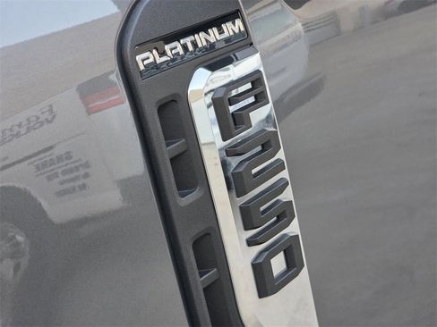 Used 2024 Ford F250 Platinum image 10