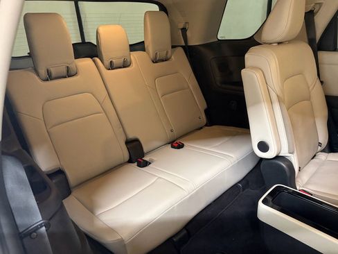 Used 2023 Nissan Pathfinder SL w/ SL Premium Package image 21