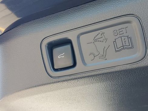 Certified 2024 Ford Expedition Platinum AWD/4WD image 9