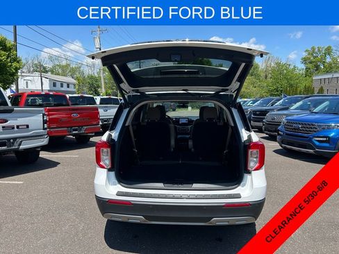 Certified 2023 Ford Explorer XLT w/ Equipment Group 202A AWD/4WD image 8