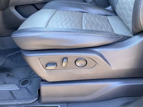 Used 2024 Chevrolet Silverado 2500 ZR2 w/ Technology Package image 27