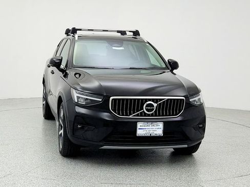 Certified 2023 Volvo XC40 B5 Ultimate w/ Climate Package image 2