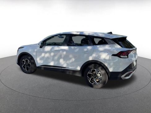 Used 2025 Kia Sportage LX image 10