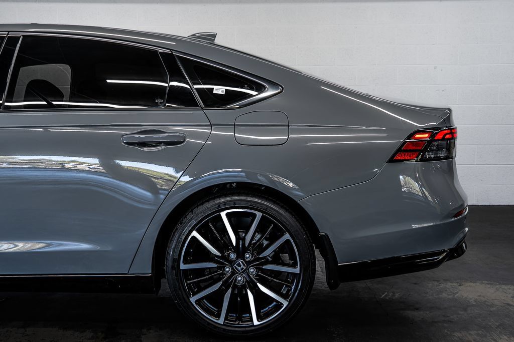 Used 2024 Honda Accord Touring image 13
