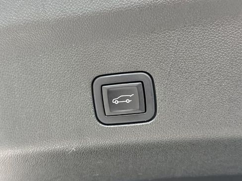 Used 2023 GMC Yukon Denali Ultimate AWD/4WD image 21