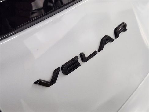 Used 2026 Land Rover Range Rover Velar Dynamic SE image 13