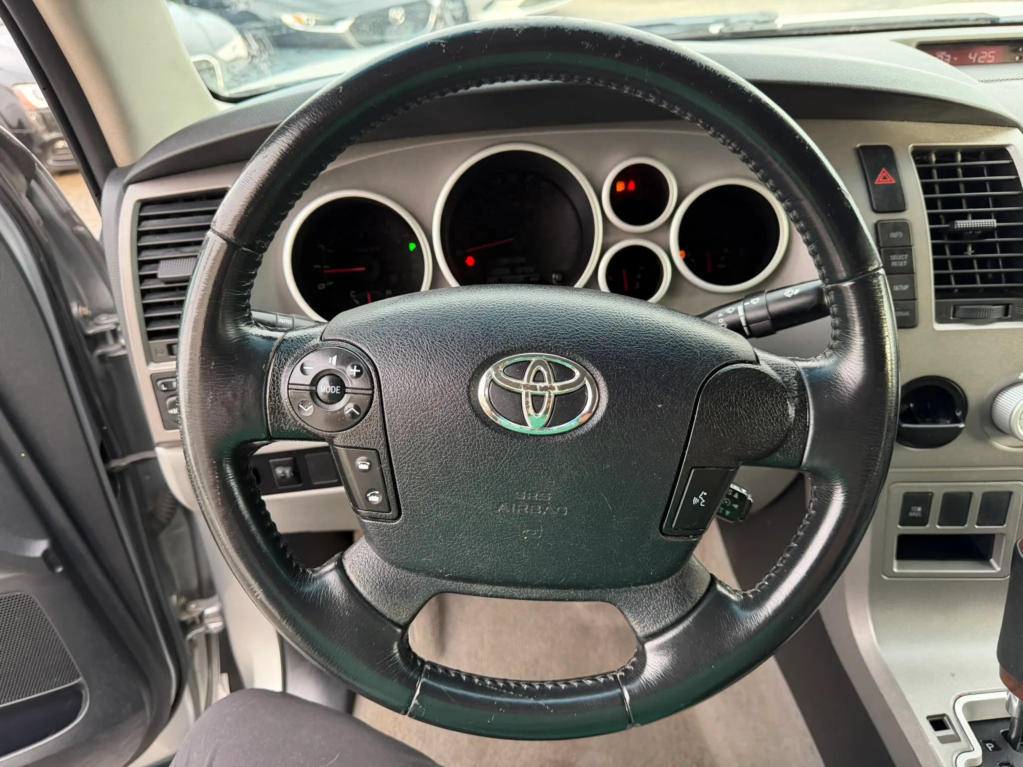 Used 2010 Toyota Tundra Limited RWD image 38