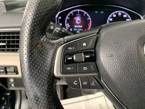 Used 2018 Honda Accord EX image 18