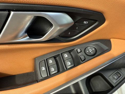 Certified 2025 BMW 330i Sedan w/ Convenience Package image 17