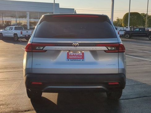 Used 2024 Toyota Grand Highlander Limited image 8