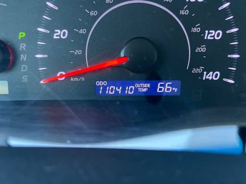 Used 2011 Toyota Camry LE FWD image 21