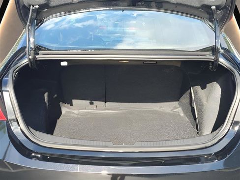 Used 2020 Chevrolet Malibu LT w/ Leather Package FWD image 7