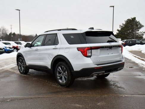 Used 2026 Ford Explorer Active w/ Active Comfort Package image 4