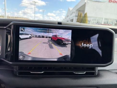 Used 2024 Jeep Gladiator Sport AWD/4WD image 26