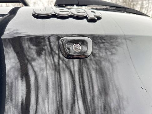 Used 2018 Jeep Cherokee Trailhawk image 15