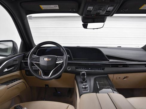 Used 2024 Cadillac Escalade ESV Premium Luxury image 25