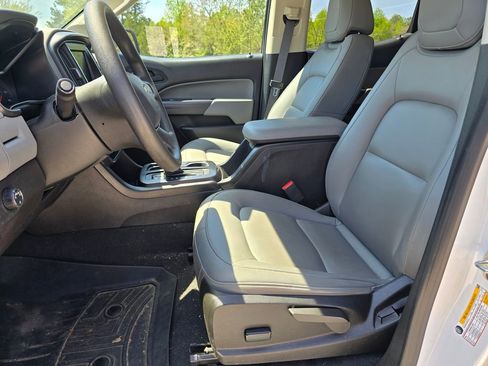 Used 2022 Chevrolet Colorado W/T image 4
