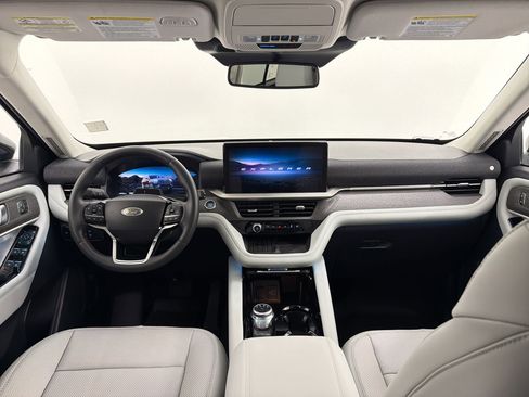 Used 2025 Ford Explorer Platinum w/ Ultimate Package AWD/4WD image 16