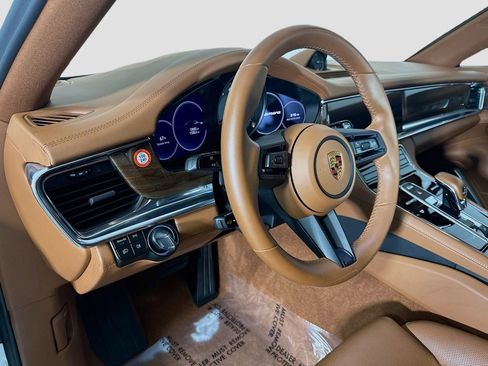 Used 2023 Porsche Panamera Platinum Edition image 4