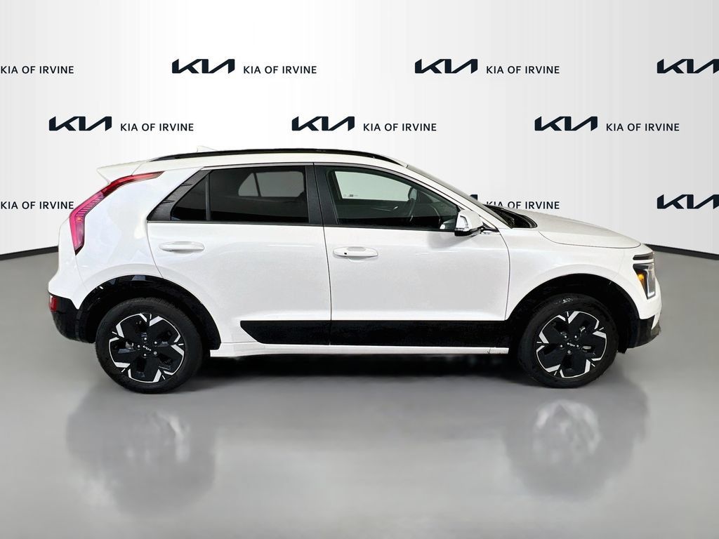 Certified 2024 Kia Niro Wind FWD image 10