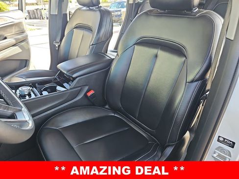 Used 2023 Jeep Grand Cherokee Limited image 15