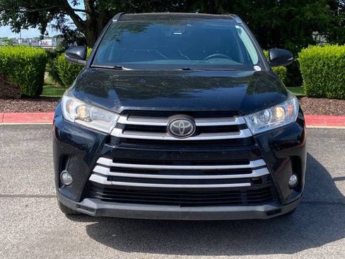 Used 2019 Toyota Highlander XLE FWD image 10