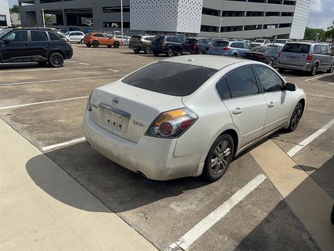 Used 2010 Nissan Altima 2.5 SL w/ SL Pkg image 3