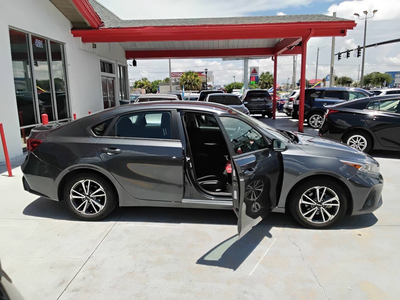 Used 2022 Kia Forte LXS FWD image 10