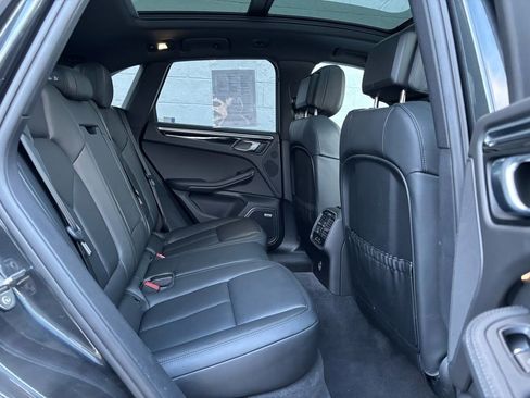 Certified 2023 Porsche Macan image 21