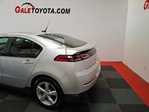 Used 2014 Chevrolet Volt w/ Enhanced Safety Package 2 image 6